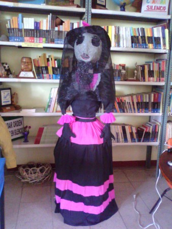 CATRINA ELABORADA POR PERSONAL DE LA ESCUELA